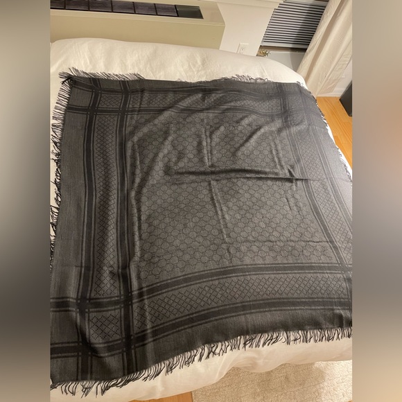 Gucci Jacquard Silk Wool Scarf/Shawl - Picture 8 of 10